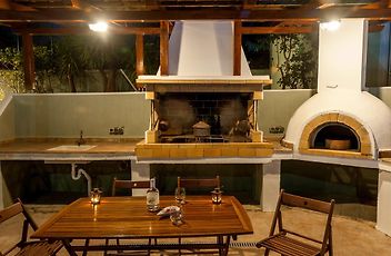 Bee S Knees Retreat Villa Pesadha Kefalonia Online Villa